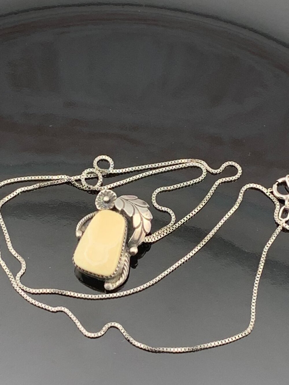 Rosette Leaf Native American Navajo Necklace Sterling & Stone Vintage J1427